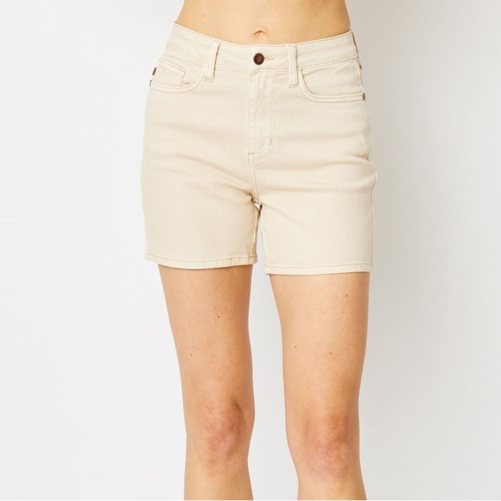 NWT Judy Blue 150249 ivory cream hi-waisted shorts 5” size large